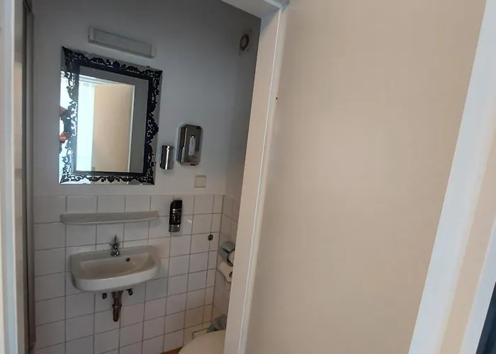 招待所 Alpha 3*
